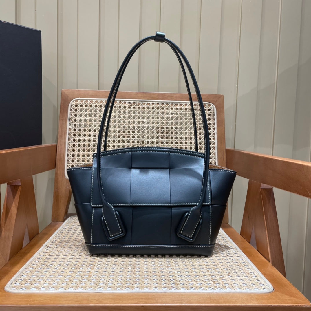Bolsa Bottega Veneta The Arco 33 BAG